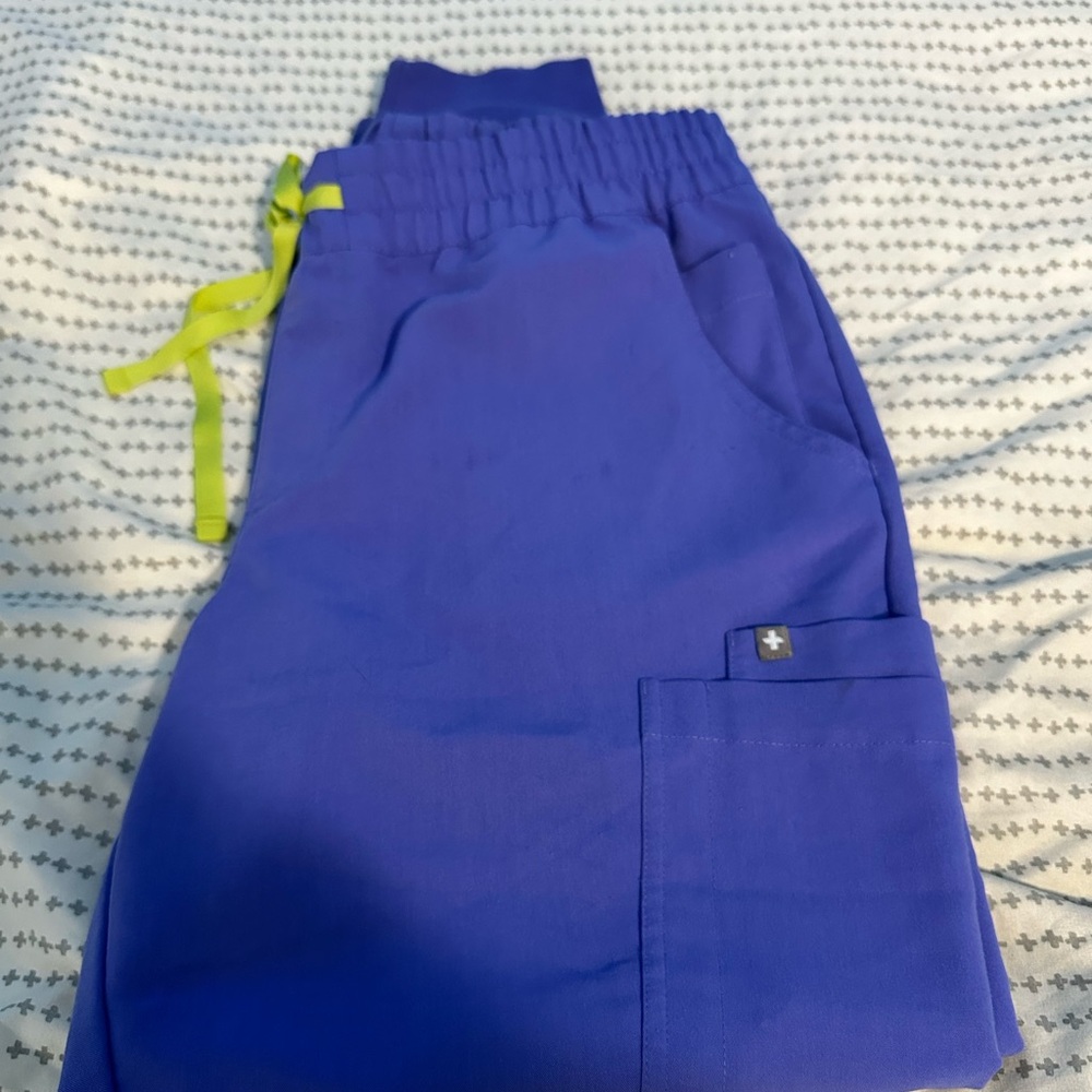FIGS Blueberry Uman Relaxed Jogger Scrub Pants | Size L | EUC | PO 4385